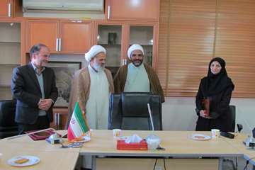 گزارش تصویری: برگزاری جلسه نماز و تقدیر از برگزیدگان نماز جماعت اداره کل دامپزشکی استان 